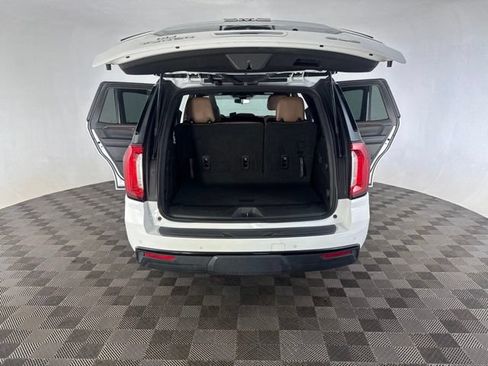 Used 2022 GMC Yukon SLE w/ Gmc Pro Safety Plus Package AWD/4WD image 17