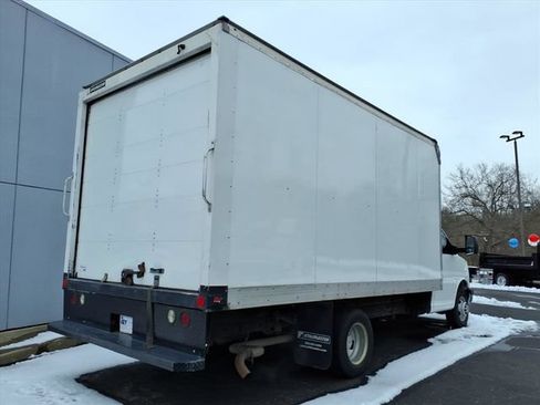 Used 2016 Chevrolet Express 3500 RWD image 7