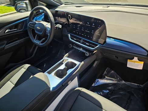 New 2026 Chevrolet Equinox EV LT AWD/4WD image 10