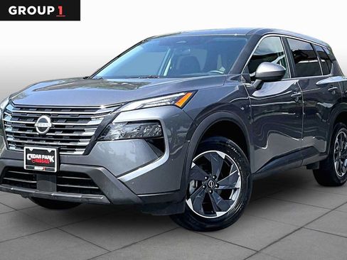 Used 2025 Nissan Rogue SV FWD image 1