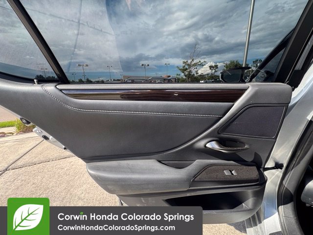 Used 2019 Lexus ES 300h FWD image 27