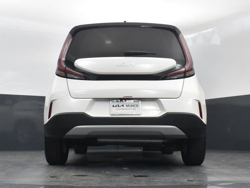 Used 2025 Kia Soul LX w/ LX Technology Package FWD image 33
