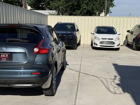 Used 2013 Nissan Juke SL FWD image 10