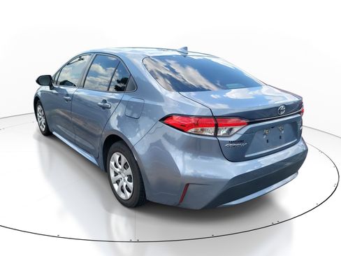 Certified 2022 Toyota Corolla LE FWD image 5