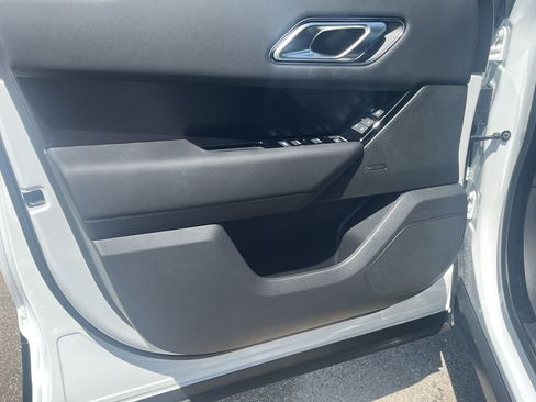 New 2026 Land Rover Range Rover Velar Dynamic SE image 11