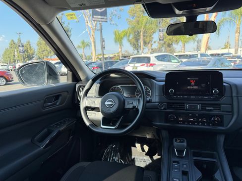 Used 2024 Nissan Pathfinder S FWD image 20