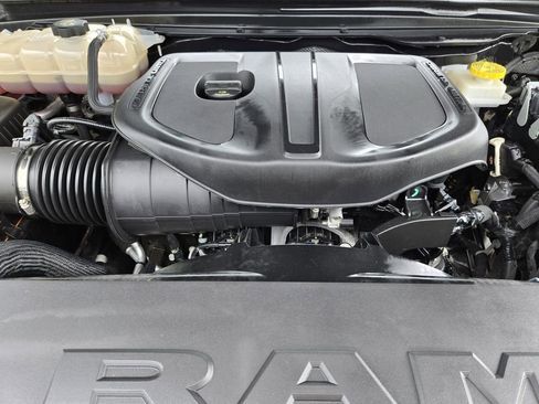 Used 2025 RAM 1500 Big Horn AWD/4WD image 30