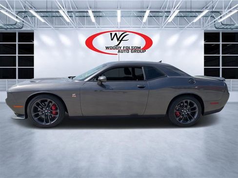 Used 2022 Dodge Challenger R/T Scat Pack w/ Driver Convenience Group RWD image 6