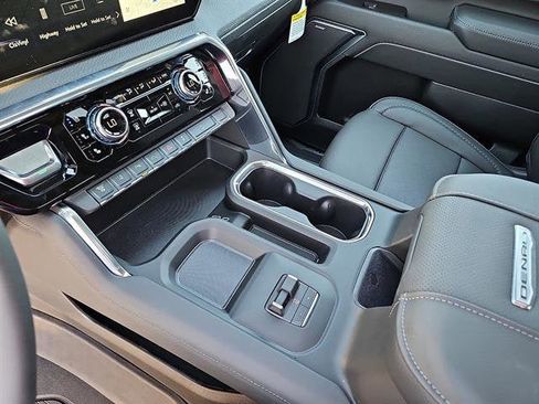 New 2026 GMC Sierra 3500 Denali w/ Denali Reserve Package image 20