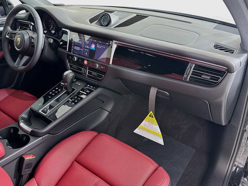 New 2026 Porsche Macan AWD/4WD image 30