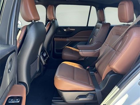 Used 2023 Lincoln Aviator Reserve image 20