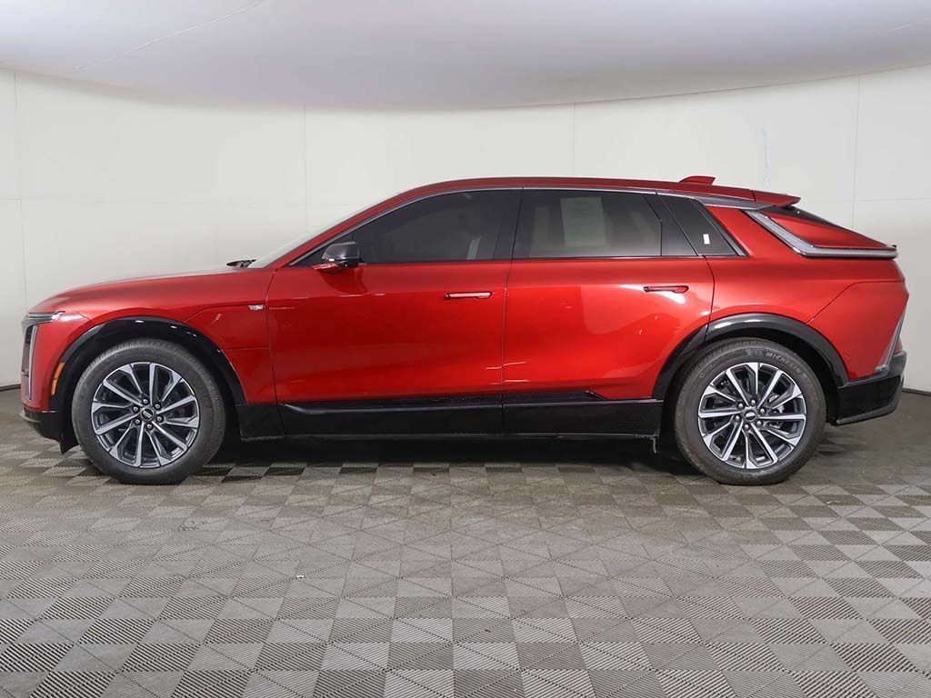 Used 2024 Cadillac Lyriq Sport RWD image 19