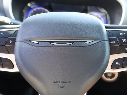 New 2027 Chrysler Pacifica Select FWD image 25