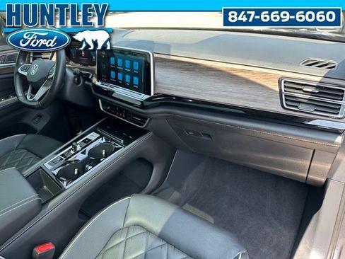 Used 2024 Volkswagen Atlas SEL Premium R-Line image 11