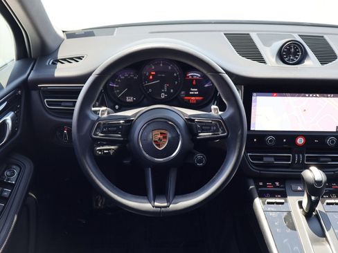 Certified 2026 Porsche Macan AWD/4WD image 15