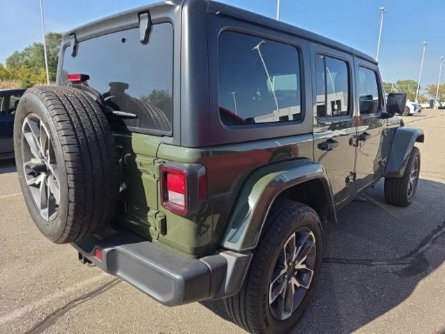 Used 2024 Jeep Wrangler Unlimited w/ Convenience Group AWD/4WD image 8