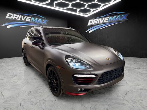 Used 2014 Porsche Cayenne GTS AWD/4WD image 3