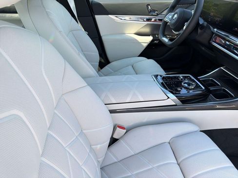 New 2026 BMW i7 xDrive60 AWD/4WD image 30