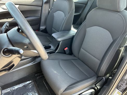 Certified 2023 Kia Forte LXS w/ LXS Technology Package image 19