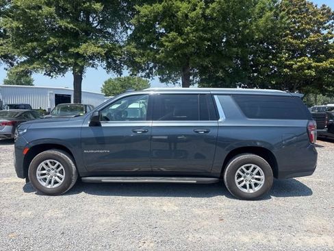 Used 2021 Chevrolet Suburban LT RWD image 4