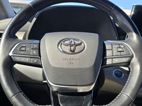 Used 2021 Toyota Highlander LE image 26