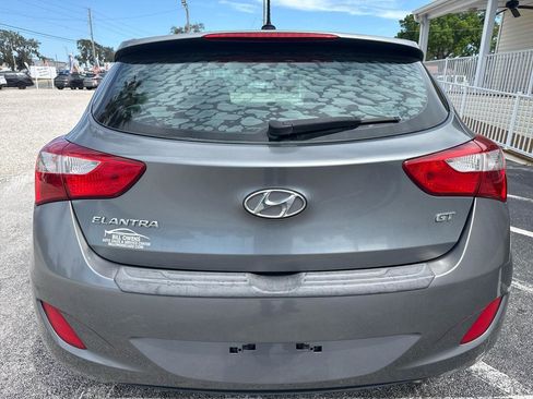 Used 2017 Hyundai Elantra GT image 4
