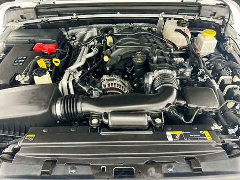 Used 2024 Jeep Gladiator Rubicon image 28