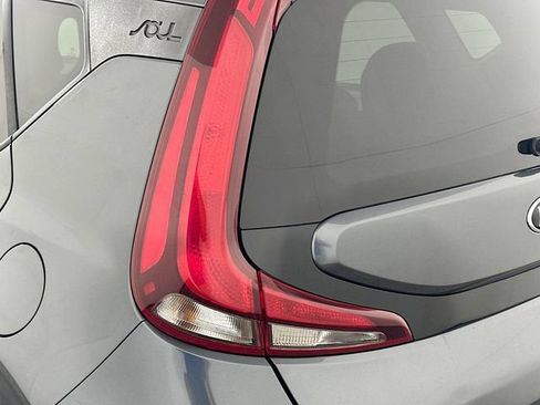 Used 2020 Kia Soul LX FWD image 22