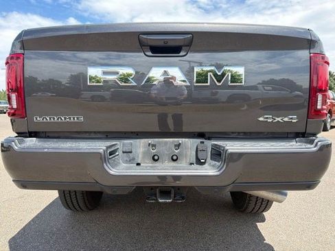 Used 2025 RAM 2500 Laramie AWD/4WD image 15