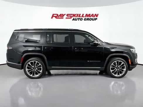 Used 2022 Jeep Wagoneer Series III w/ Premium Group I AWD/4WD image 8