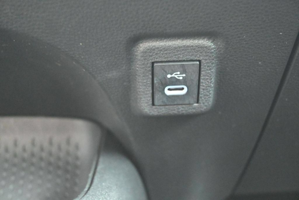 Used 2025 Toyota Corolla LE FWD image 21