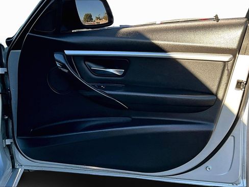 Used 2018 BMW 330i Sedan w/ Convenience Package image 18