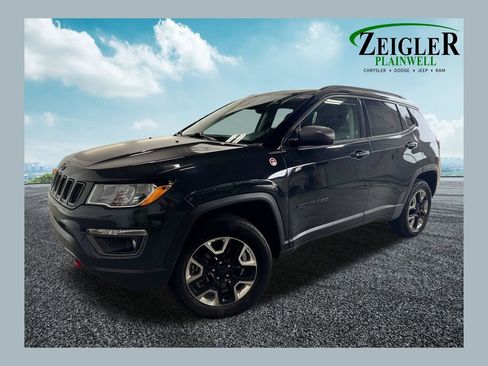 Used 2018 Jeep Compass Trailhawk w/ Leather Interior Group AWD/4WD image 1