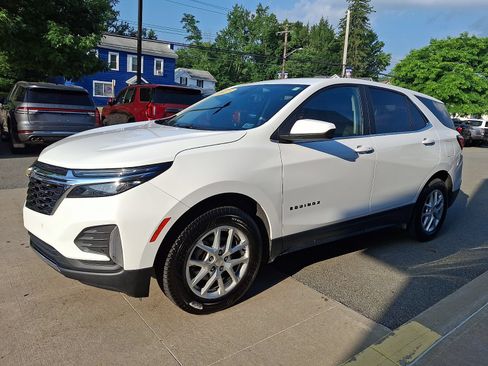 Used 2023 Chevrolet Equinox LT AWD/4WD image 3