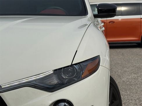 Used 2023 Maserati Levante Modena image 4