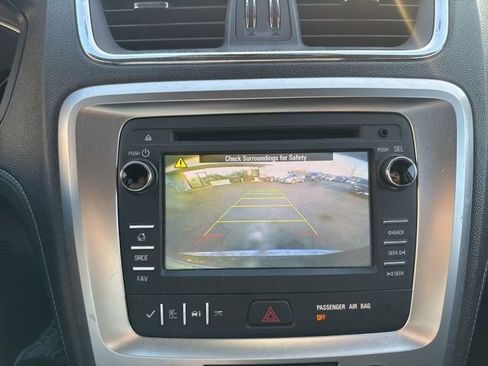 Used 2015 GMC Acadia SLE image 19