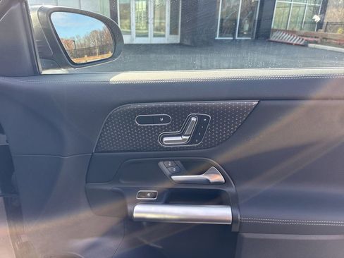 Used 2025 Mercedes-Benz GLA 250 4MATIC image 16