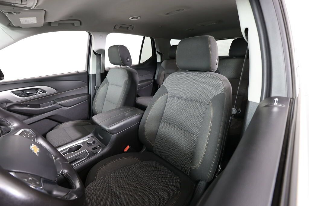 Used 2018 Chevrolet Traverse LT FWD image 11