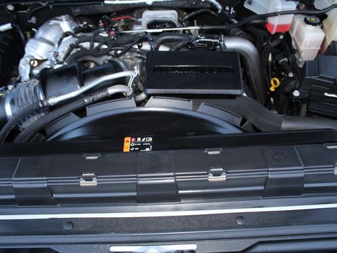 Used 2024 GMC Sierra 2500 SLT w/ SLT Convenience Package image 33