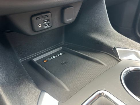 Used 2021 Chevrolet Traverse High Country FWD image 20