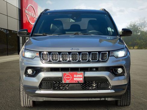 Used 2024 Jeep Compass Limited image 11
