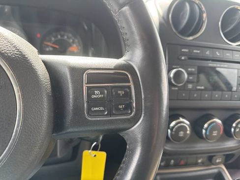 Used 2015 Jeep Patriot High Altitude AWD/4WD image 21