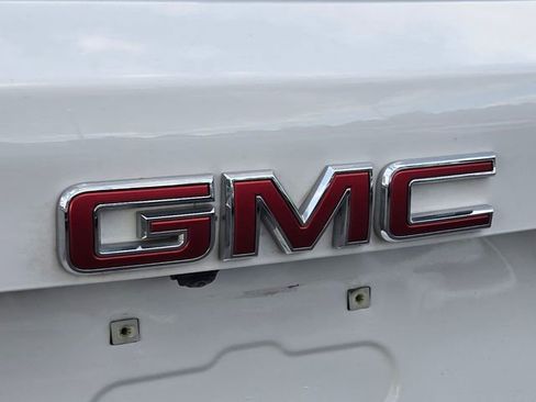 Used 2025 GMC Terrain Elevation AWD/4WD image 17