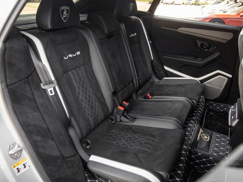 Used 2024 Lamborghini Urus Performante AWD/4WD image 54