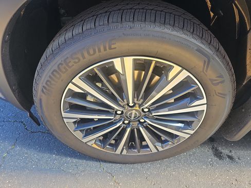 Used 2026 Nissan Pathfinder Platinum image 24