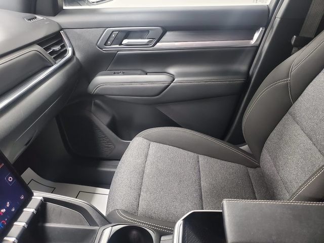 Used 2025 GMC Terrain Elevation AWD/4WD image 17