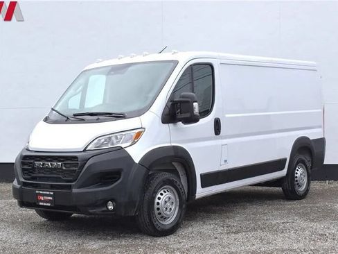 Used 2025 RAM ProMaster 2500 w/ U-Haul Equipment Group FWD image 8