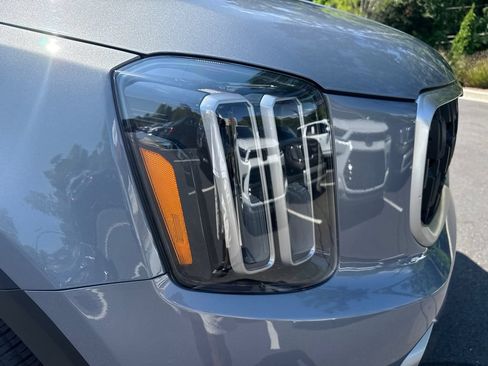Used 2024 Kia Telluride EX w/ EX Captain's Chair Package FWD image 11