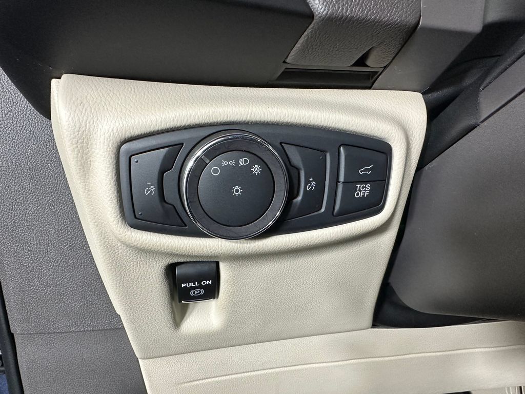 Used 2019 Lincoln Nautilus Premier AWD/4WD image 21