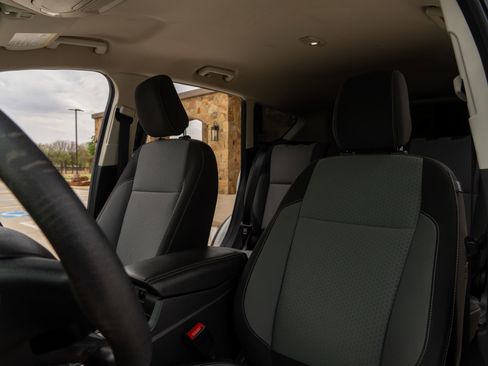 Used 2019 Ford Escape SE image 8